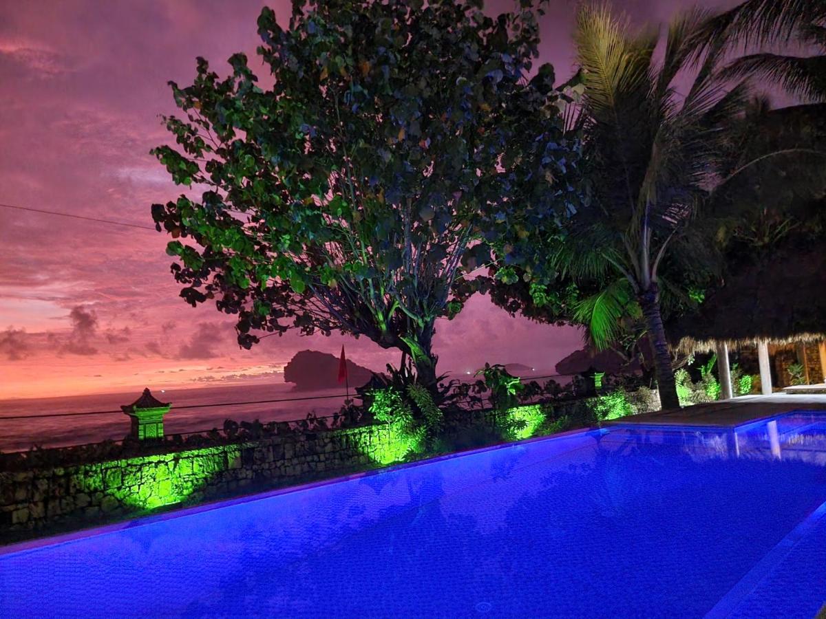 Istana Ombak Eco Resort Pacitan Luaran gambar