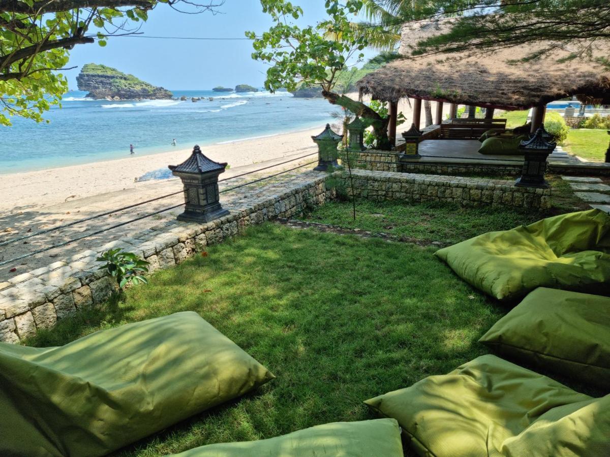 Istana Ombak Eco Resort Pacitan Luaran gambar
