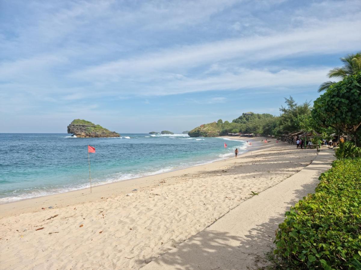 Istana Ombak Eco Resort Pacitan Luaran gambar
