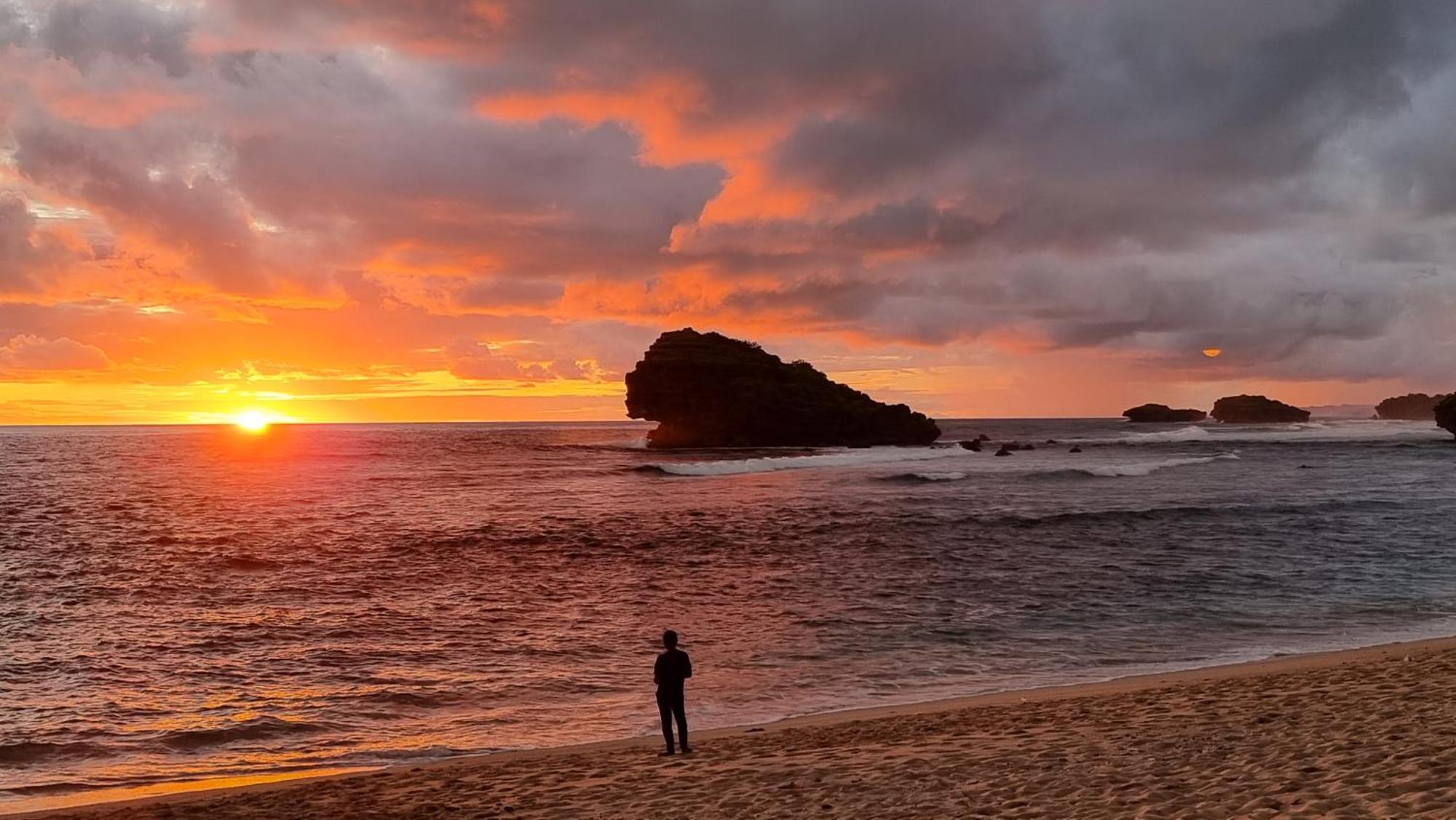 Istana Ombak Eco Resort Pacitan Luaran gambar