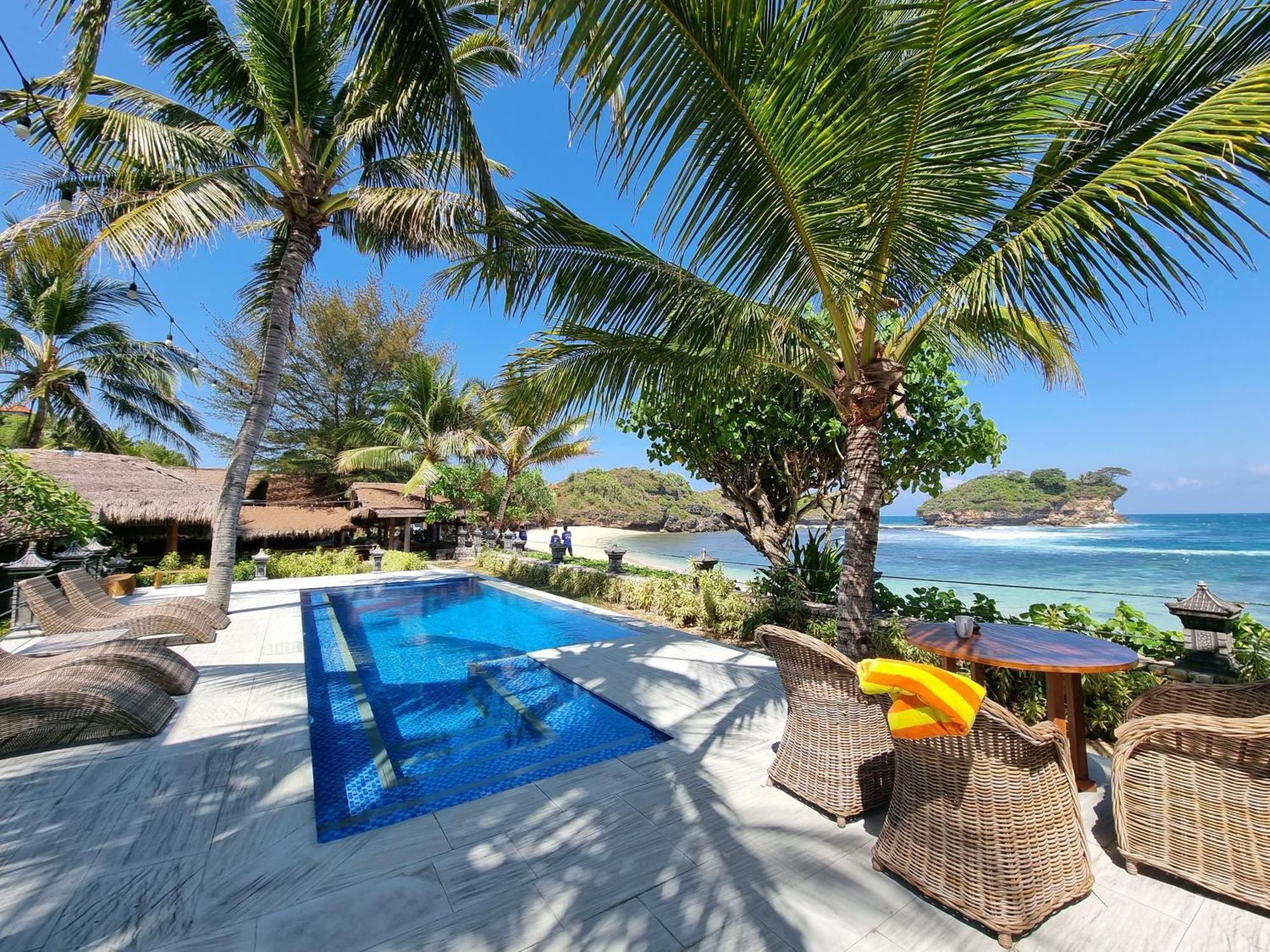 Istana Ombak Eco Resort Pacitan Luaran gambar