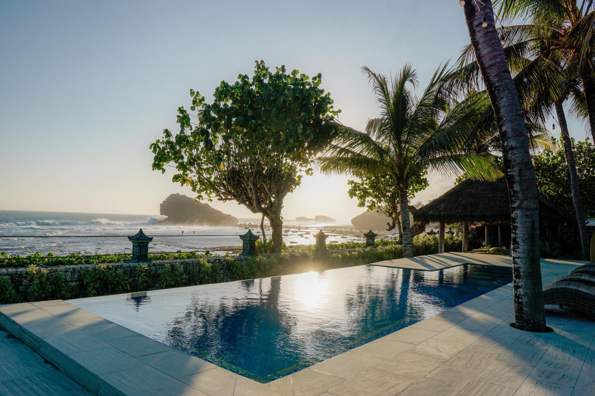 Istana Ombak Eco Resort Pacitan Luaran gambar
