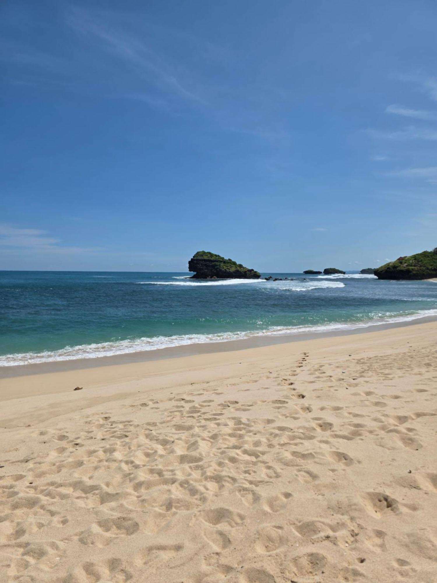 Istana Ombak Eco Resort Pacitan Luaran gambar
