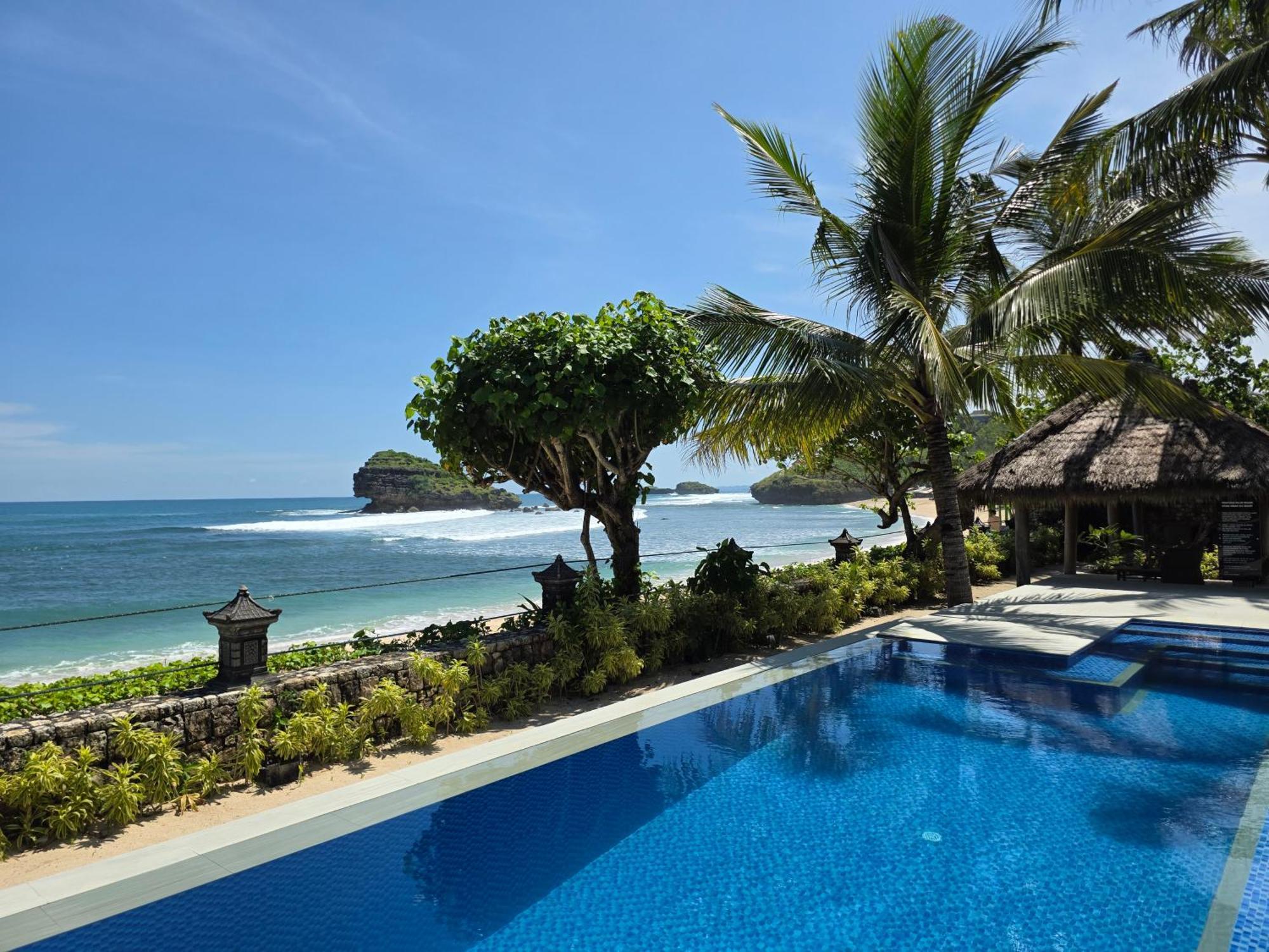 Istana Ombak Eco Resort Pacitan Luaran gambar