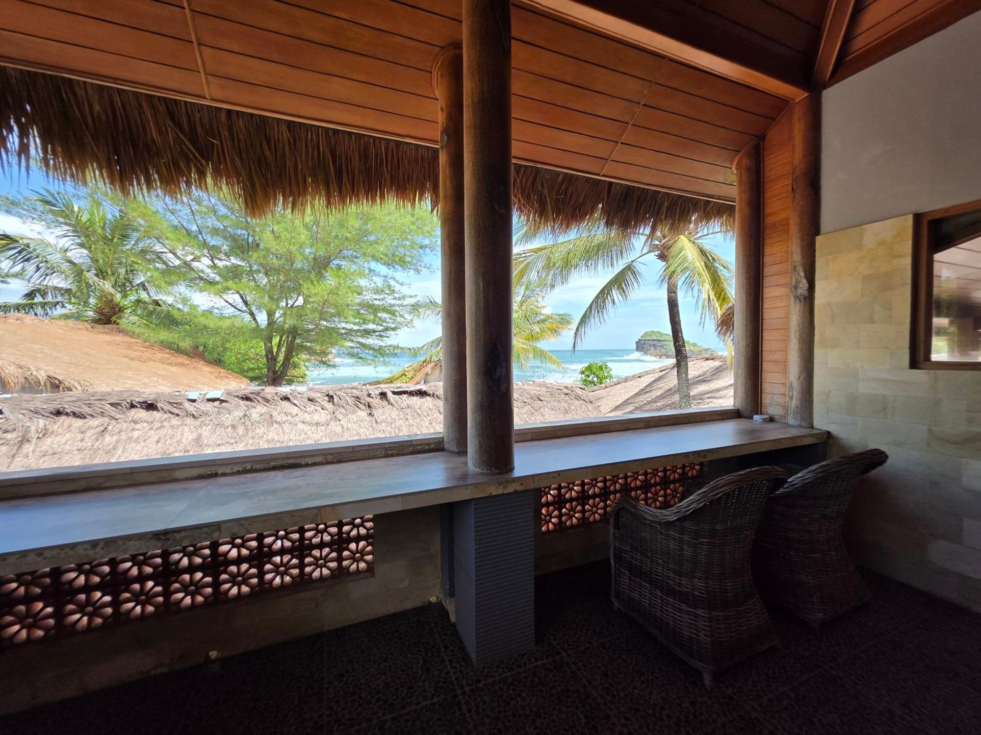 Istana Ombak Eco Resort Pacitan Luaran gambar